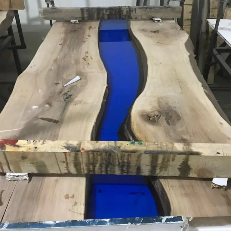 Epoxy dining table production in Ankara workshop