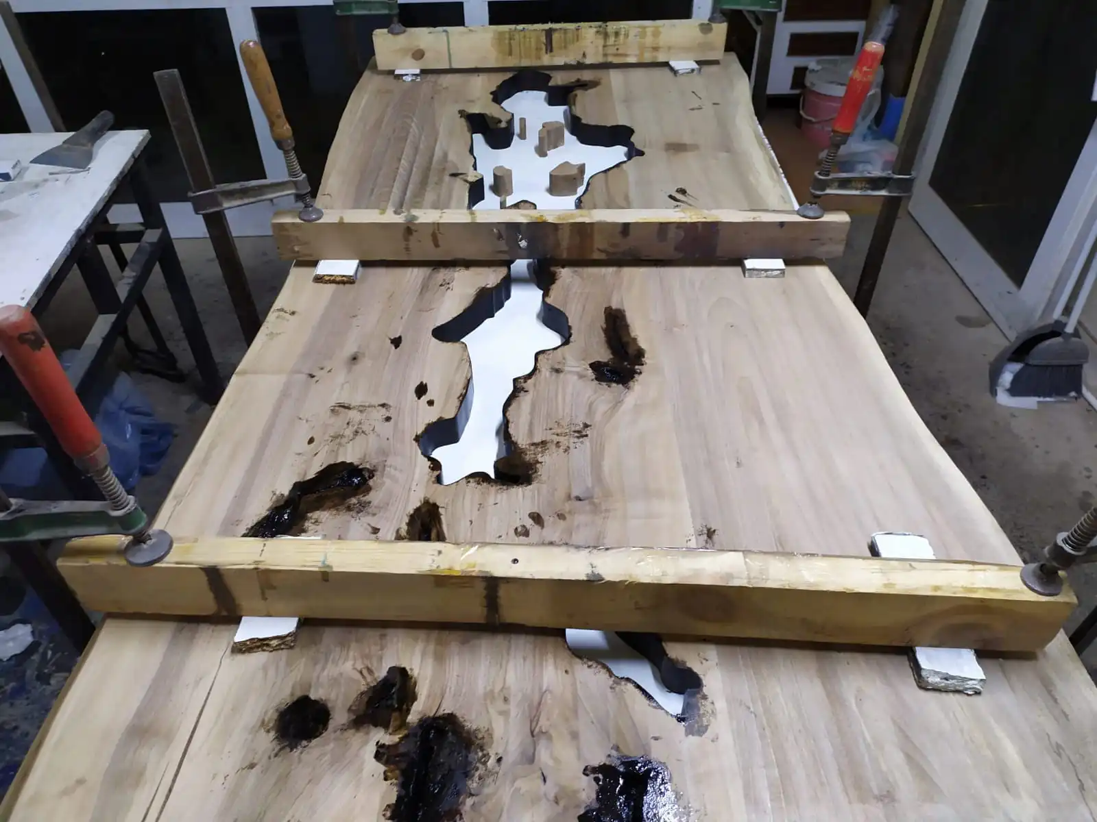 Custom epoxy table production WOWbyALP Ankara workshop