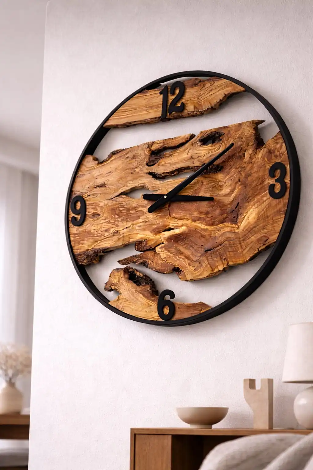 Oversized wall clock in modern interior decor
